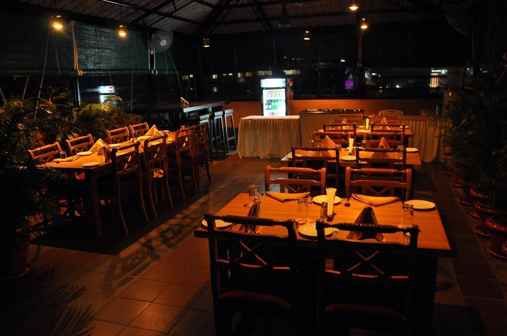 Malles Manotaa Madrás Exterior foto